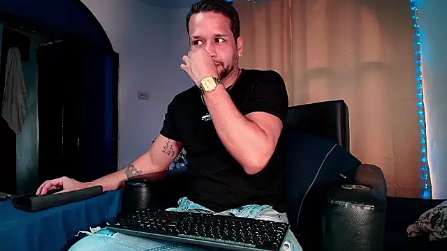 LucasGaeel Adlı Modelin Canlı XXX Sohbeti