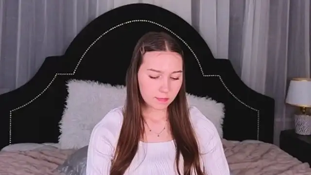 OliviaLay Adlı Modelin Canlı XXX Sohbeti