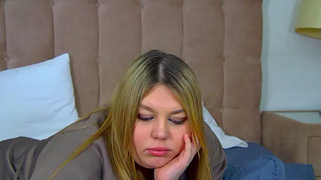 LillianKim Adlı Modelin Canlı XXX Sohbeti