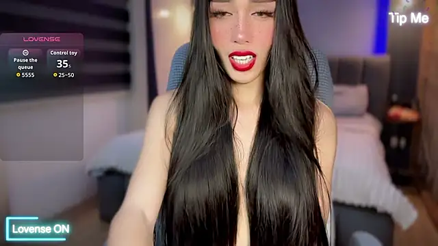 Živý XXX chat UrdreamTSgirl