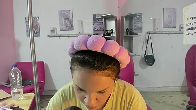 CAMILA--REY Adlı Modelin Canlı XXX Sohbeti