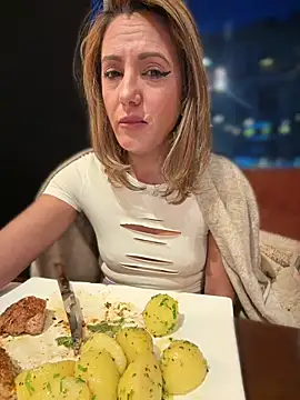 adya-alyのライブXXXチャット