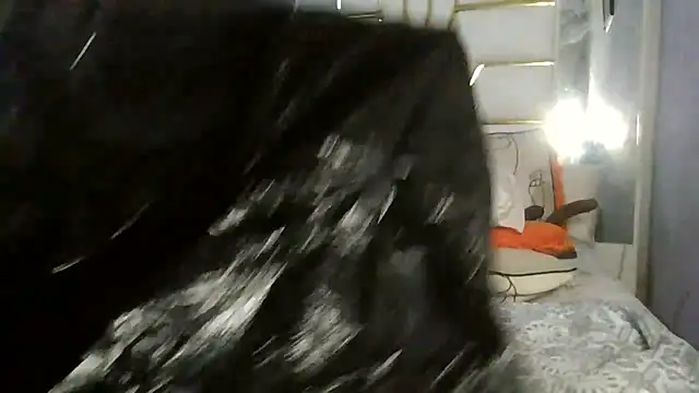 SexyyNana élő XXX-chatje