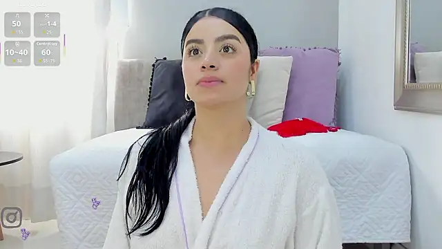 Eyes_Duque élő XXX-chatje