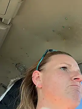 RagingRebecca: διαδικτυακό σόου στην κάμερα