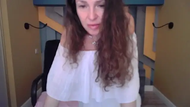 Chat XXX en directo de EllaLong