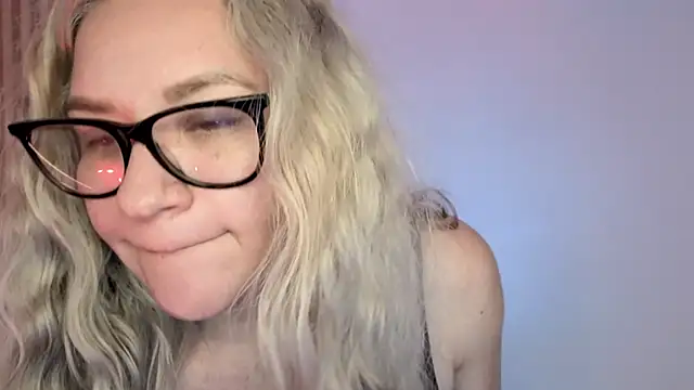 Show modela MarianL0ve na web-kameri