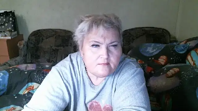 Lana555: διαδικτυακό σόου στην κάμερα