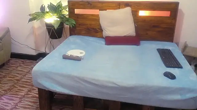 Chat XXX en directo de Yeseniaa25_