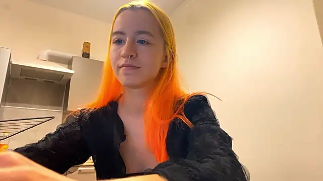 Chat XXX en directo de EmilyHein