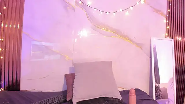 SaraApril_1 Live XXX Chat