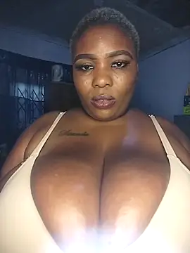 queenbustyのウェブカメラショー