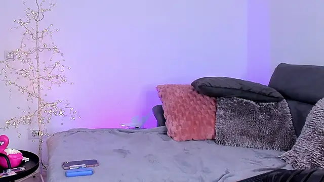 ZennySings Adlı Modelin Canlı XXX Sohbeti