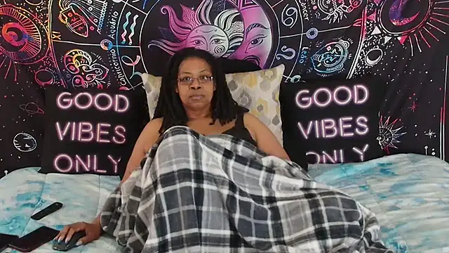 RENAESPLEASUREPALACE's Webcam Show