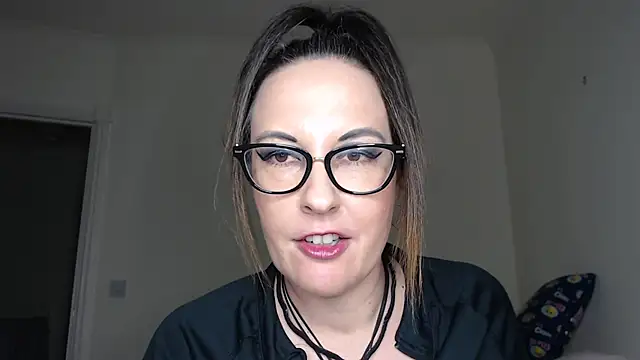 Humiliatrixxxx Chat XXX live