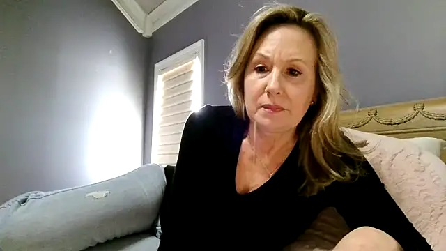 Lisaisluscious: вебкам-шоу