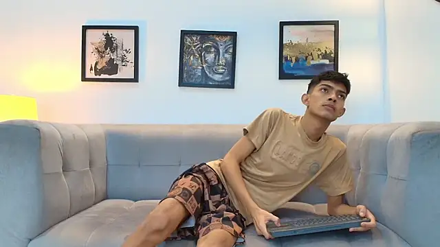 PRETTY_SEX1's Live XXX Chat