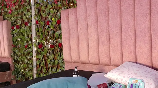 MiaJanss' Live XXX Chat