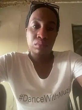 Moorella1 在線直播表演