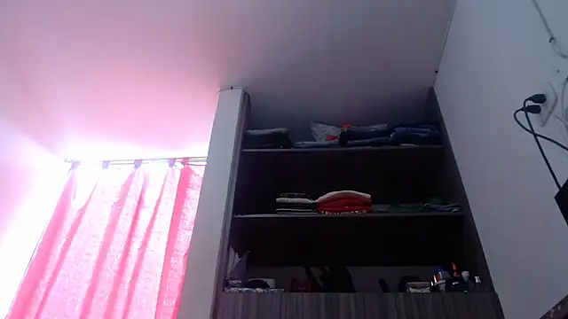 nicolle_milf1978 Chat XXX in diretta