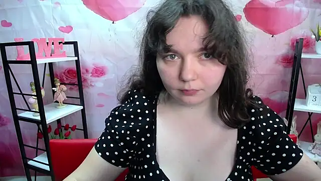 NeonilaLisova Adlı Modelin Canlı XXX Sohbeti