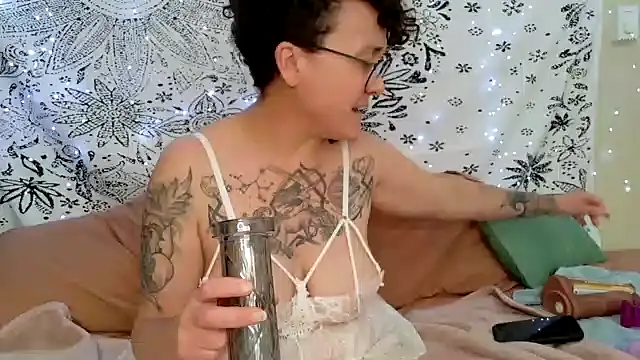 sareberr420 现场XXX聊天