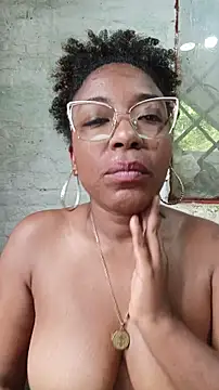 Show modela ChanneldelaCroix na web-kameri