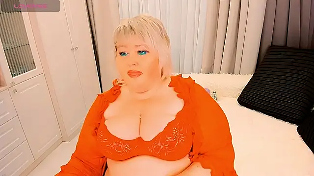 Chatroom XXX en direct de BIGTITSBBW