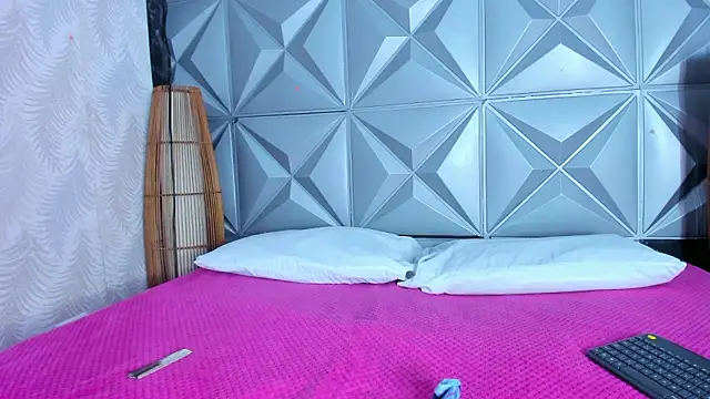 BustyGlow – Naživo XXX chat