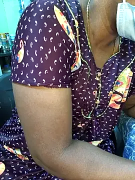 XXX chat uživo modela Tamilselviroja-