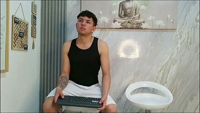 Онлайн чат XXX HORNY_PRETTY