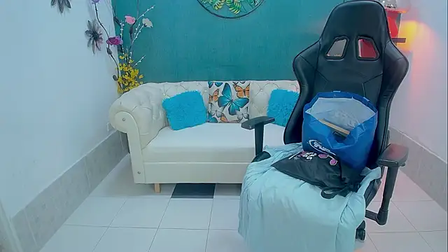 amara_brunette: απευθείας συνομιλία ΧΧΧ