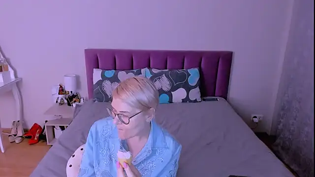 sabrinamacmarren's Webcam Show