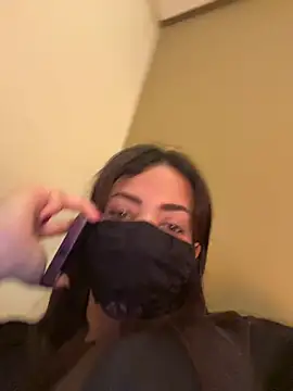 Lola-Bee 现场XXX聊天