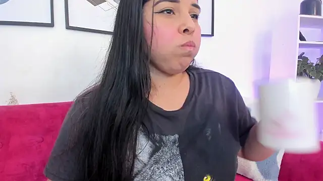 Chat +18 de yunna7 ao vivo