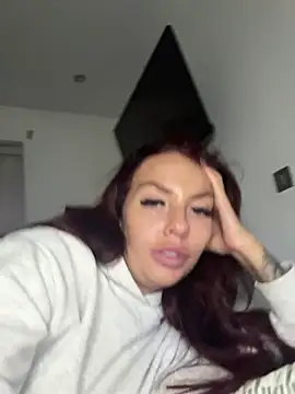 BELLABLACKXUK Adlı Modelin Canlı XXX Sohbeti