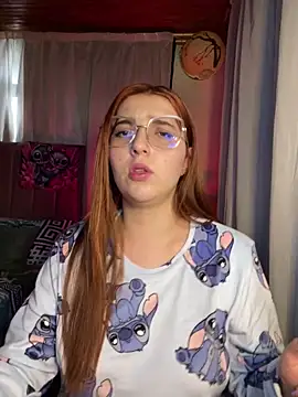 XXX chat uživo modela CoraVibes