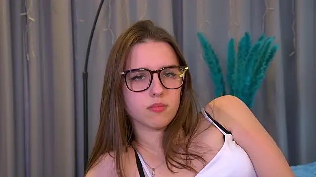 AliceAtkins Adlı Modelin Canlı XXX Sohbeti