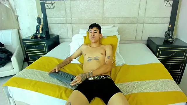 JacksonWillss' Live XXX Chat