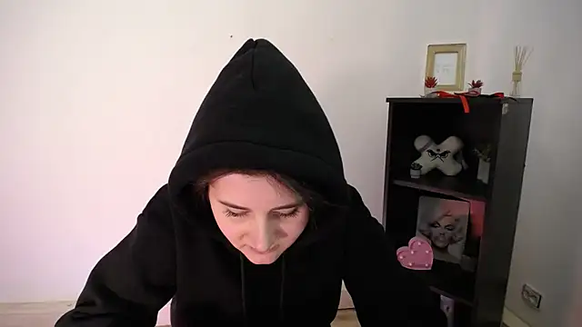 Katrin_kiss_ Chat XXX in diretta