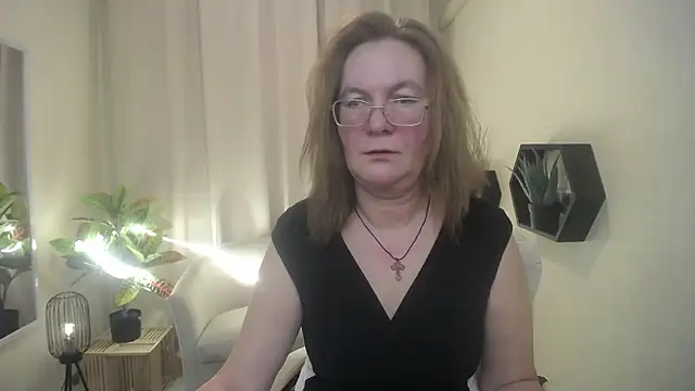 HolyMilfa Live XXX Chat