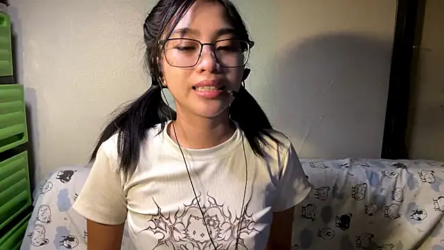 LenoraFrailey live XXX chat