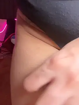 Squirt_Queen_X Chat XXX in diretta