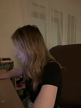 MaryHiggins live XXX chat