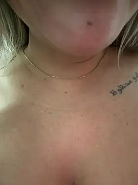 DIANITA_1988 现场XXX聊天