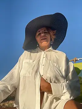 Chatroom XXX en direct de Selvaggia_official83