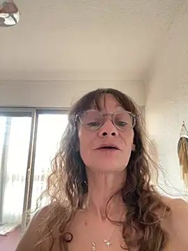 Chris06d22@xh Chat XXX live