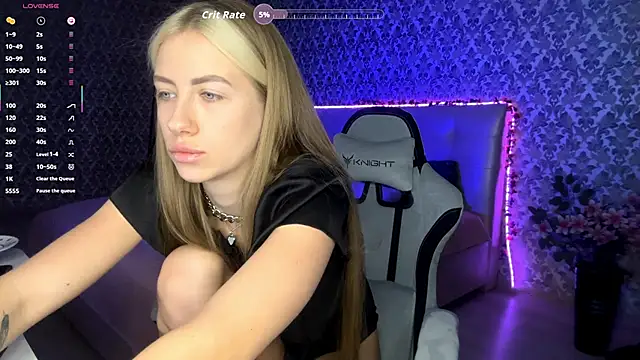 Genniys_ Adlı Modelin Canlı XXX Sohbeti