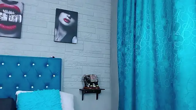 ZolaniBakerのライブXXXチャット