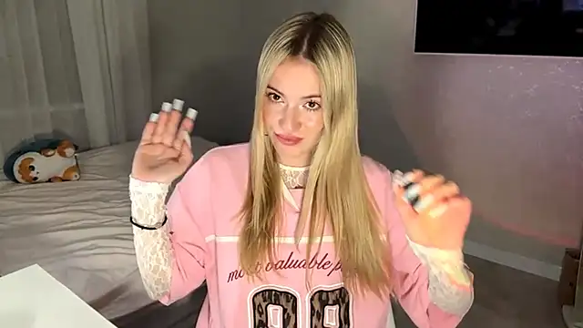 Between_Eeys Chat XXX live